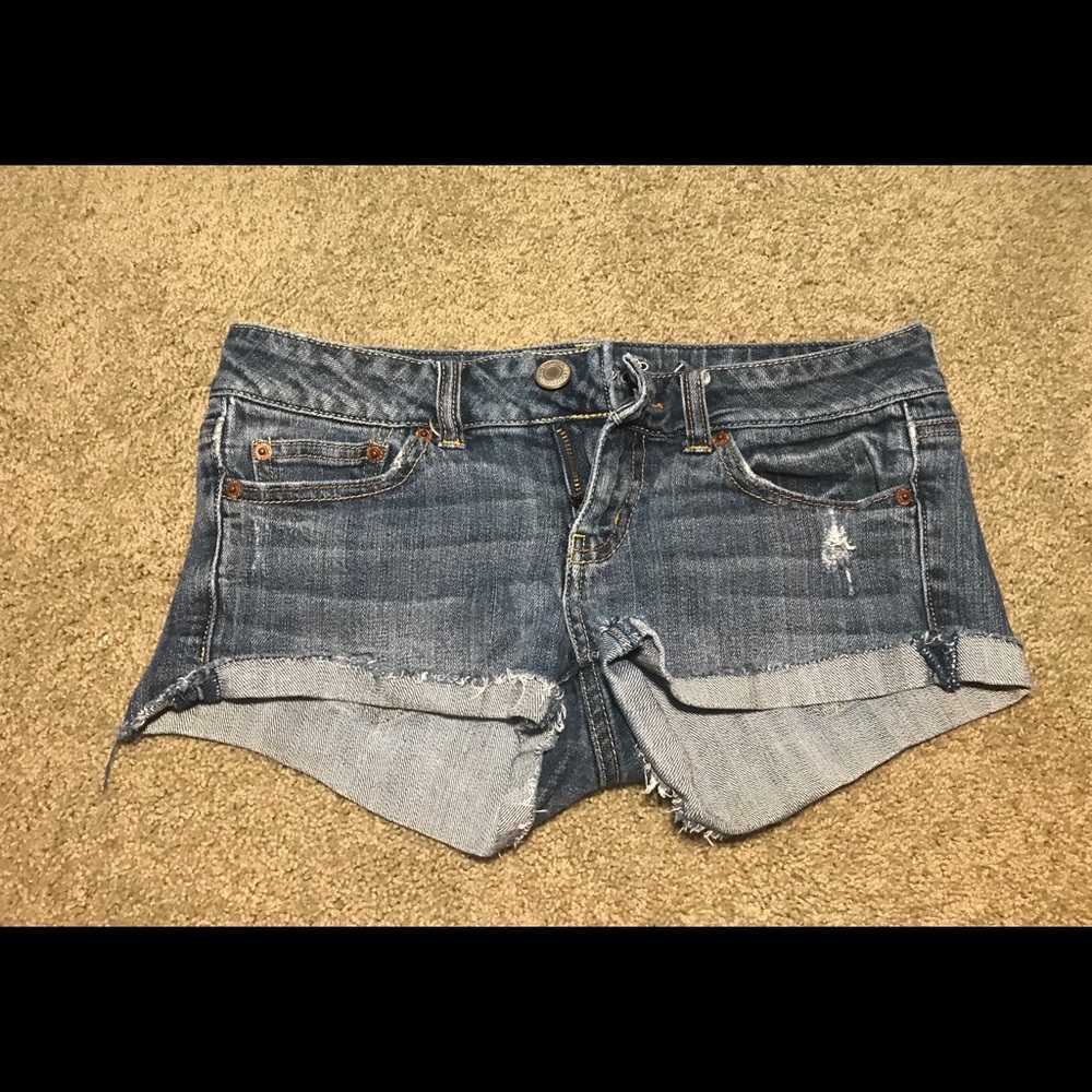 **SALE** A cute pair of American Eagle shorts!